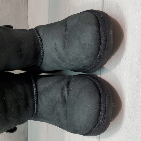 Ugg Australia Women 1962Y Tall Bailey Button Triplet Sheepskin shoes boots sz 6 - Picture 4 of 15